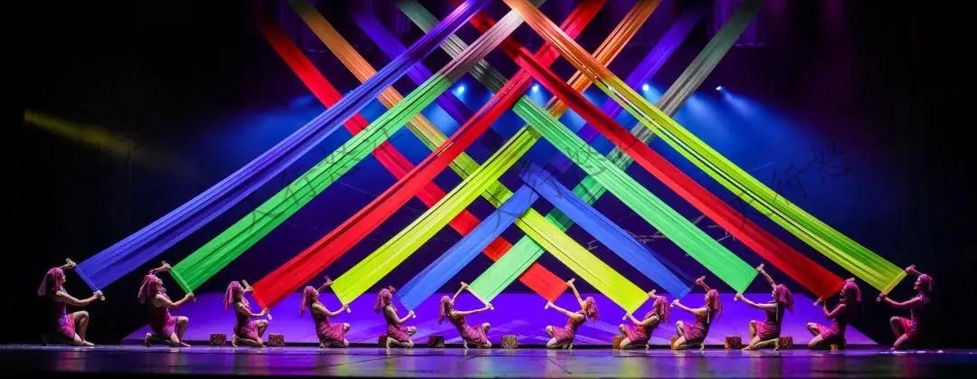 音樂(lè)舞蹈詩(shī)《太陽(yáng)照到獨(dú)龍江》好評(píng)如潮，迎來(lái)業(yè)內(nèi)人士高度贊譽(yù)！